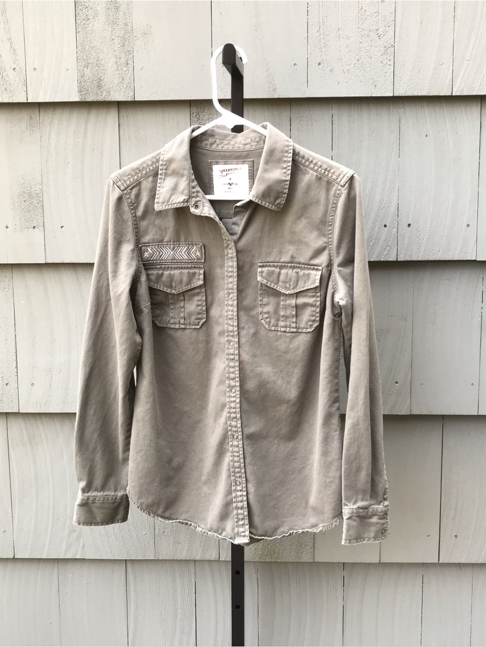 ARIZONA JEAN CO COLLARED LONG SLEEVE KHAKI GREEN W/SNAP CLOSURE SIZE MED